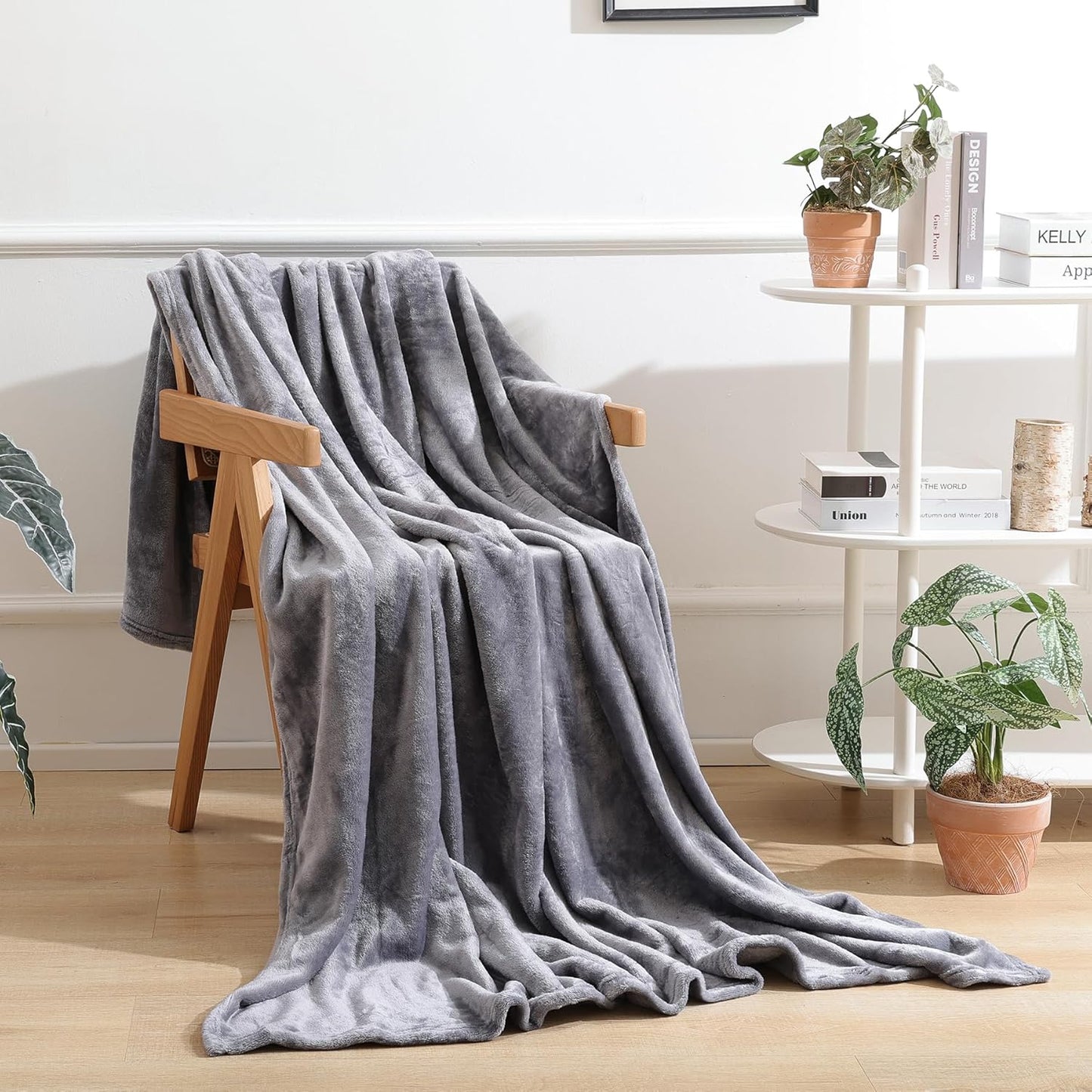 Fleece Throw Blanket for Couch, Luxury Plush Cozy Fuzzy Blankets Microfiber, Super Soft, Warm, Lightweight, Sofa, Travel, Camping, All Seasons Suitable, 50x60 Inches