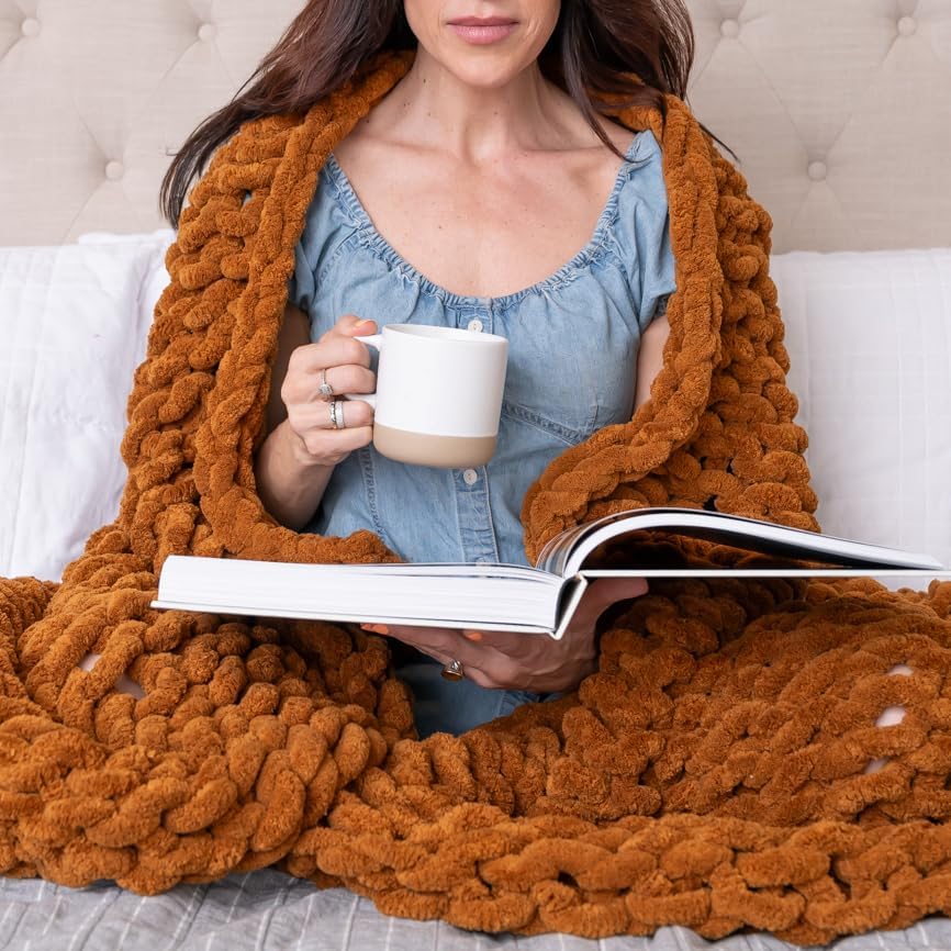 SAMIAH LUXE Green Chunky Knit Boho Throw Blanket, Large Thick Yarn Blanket for Nursery or Baby Crib